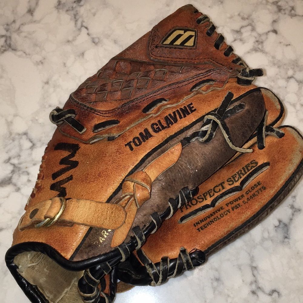 Vintage Tom Glavine 10.75” inch baseball glove